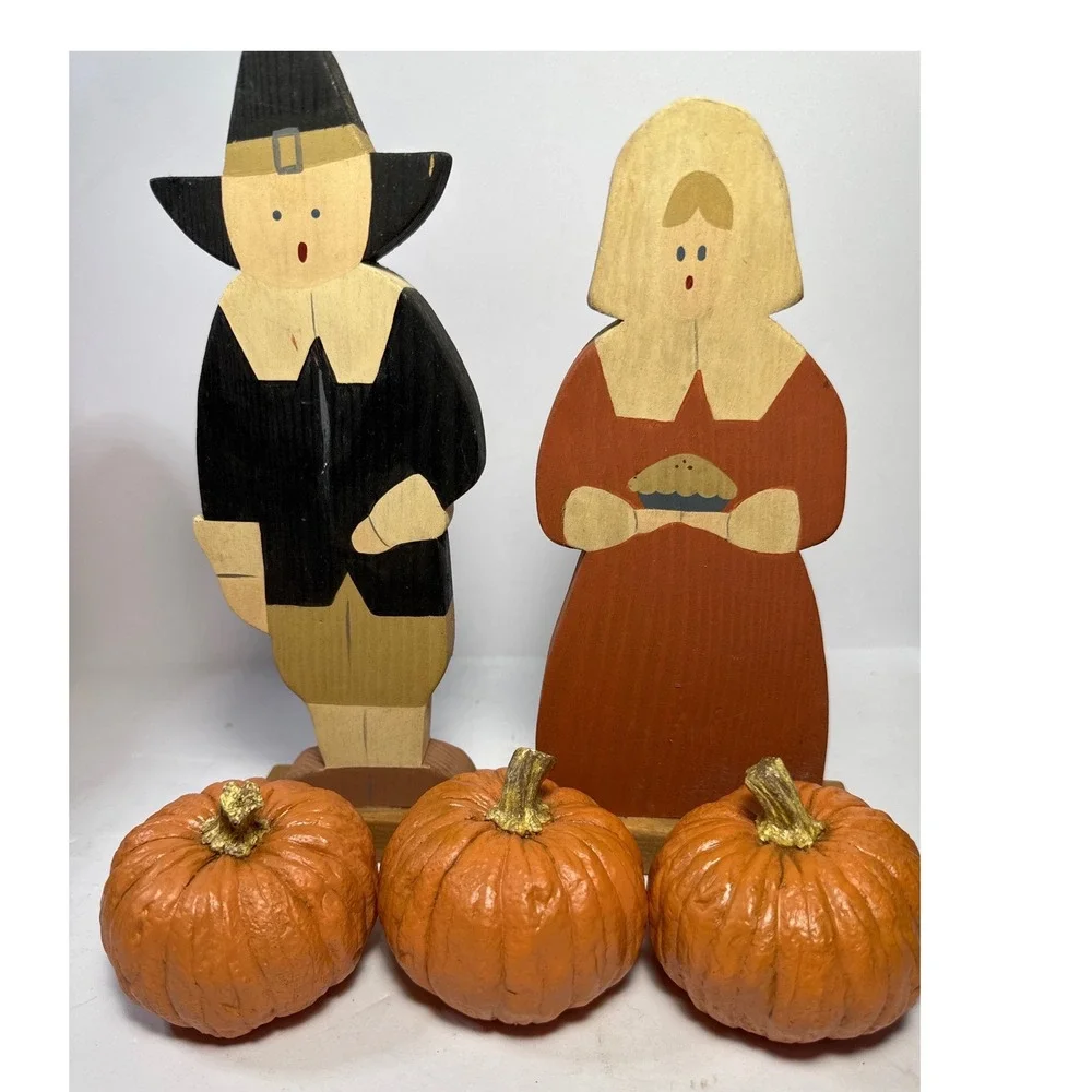 Vintage Primitive Wooden Pilgrim Figurines Thanksgiving Holiday Decor Pumpkins